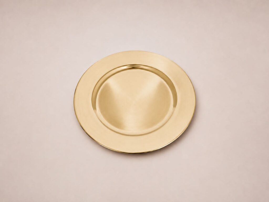 Goldener Platzteller mit poliertem Rand, 33 cm